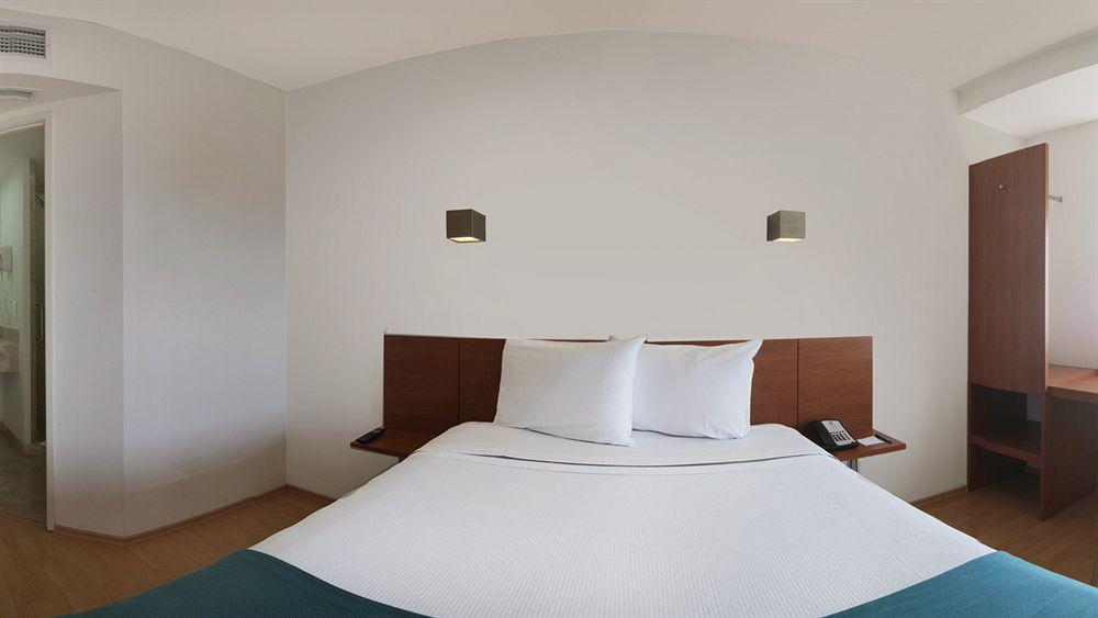 Hotel One Puebla Finsa Exteriér fotografie